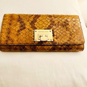 Michael Kors women wallet